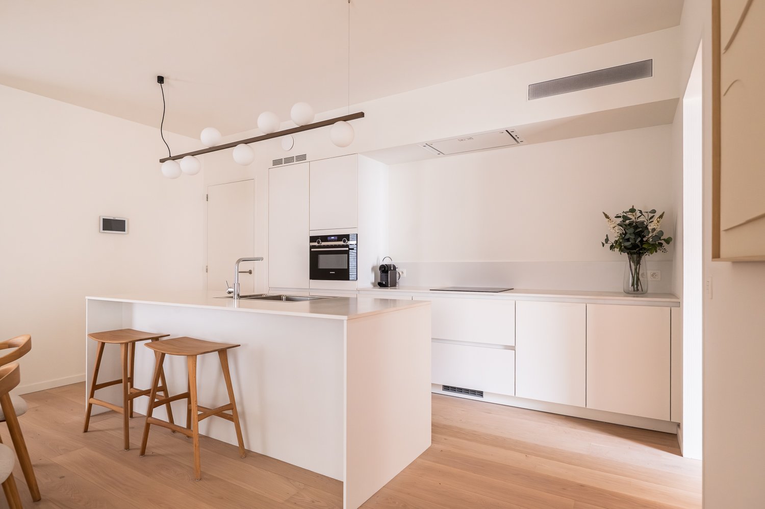 Volledig uitgeruste keuken in een instapklaar appartement in Burenberg